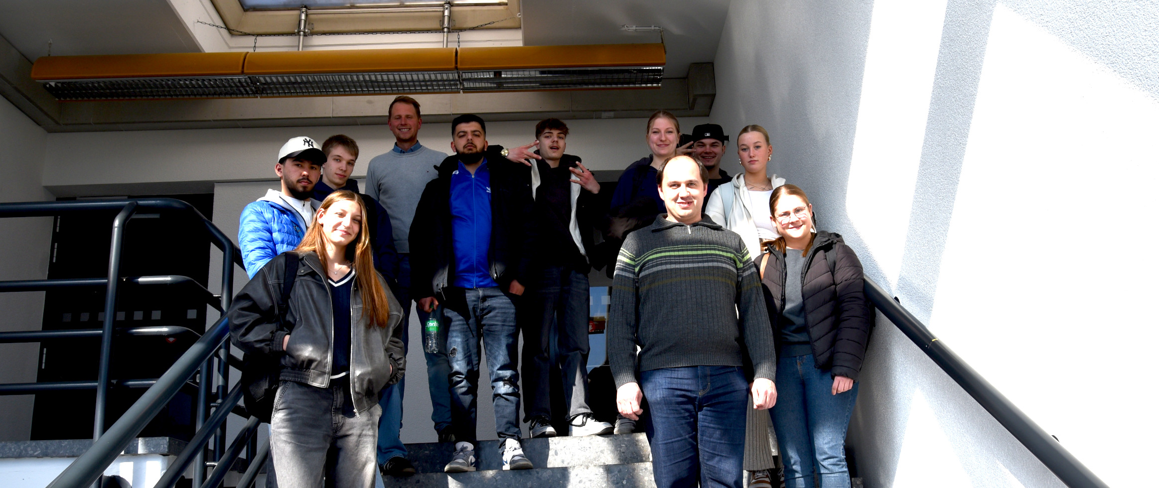 Gruppenfoto von Schülerinnen und Schülern bei der Schülerakademie Finanzkompetenz