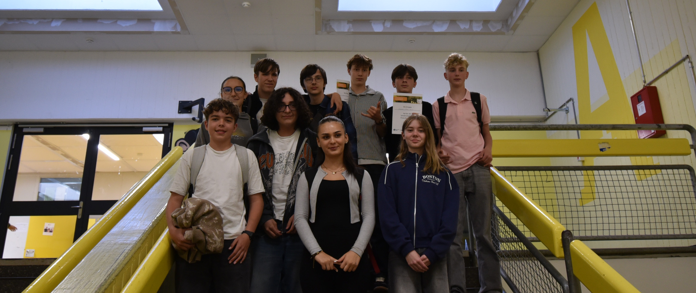 Gruppenfoto von Schülerinnen und Schülern bei der Schülerakademie Finanzkompetenz