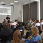 Gruppenfoto von Schülerinnen und Schülern bei der Schülerakademie Finanzkompetenz